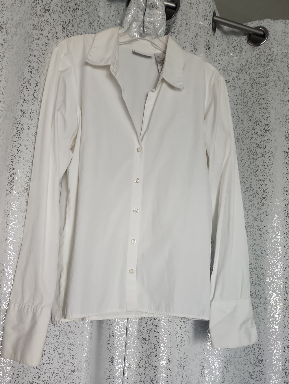 Liz Claiborne Long-Sleeve Button Shirt 🤍